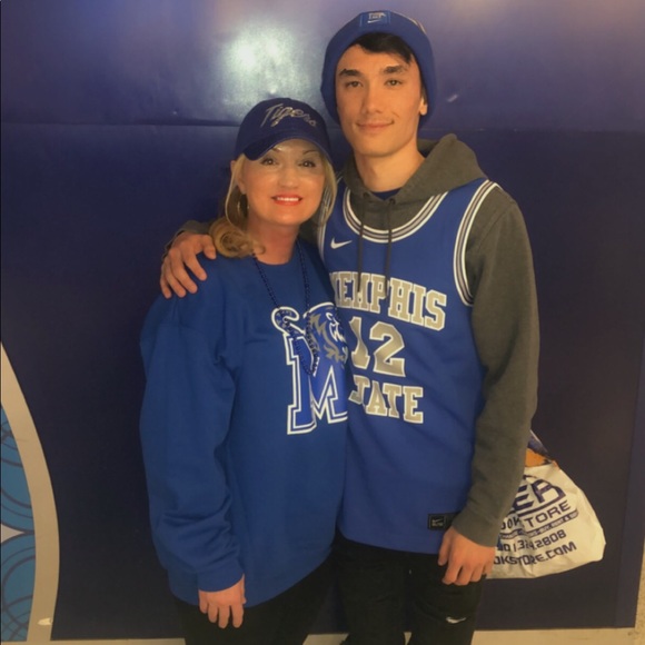 Meet your Posher, Christina - Picture 7 of 8